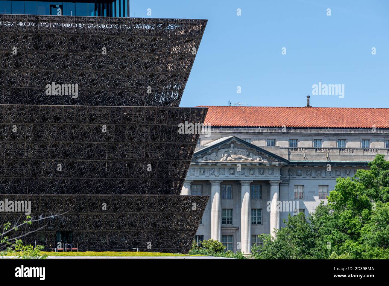 An intricate Metal lattice envelopes the Museum of African American History and Culture in Washington DC Stock Photo