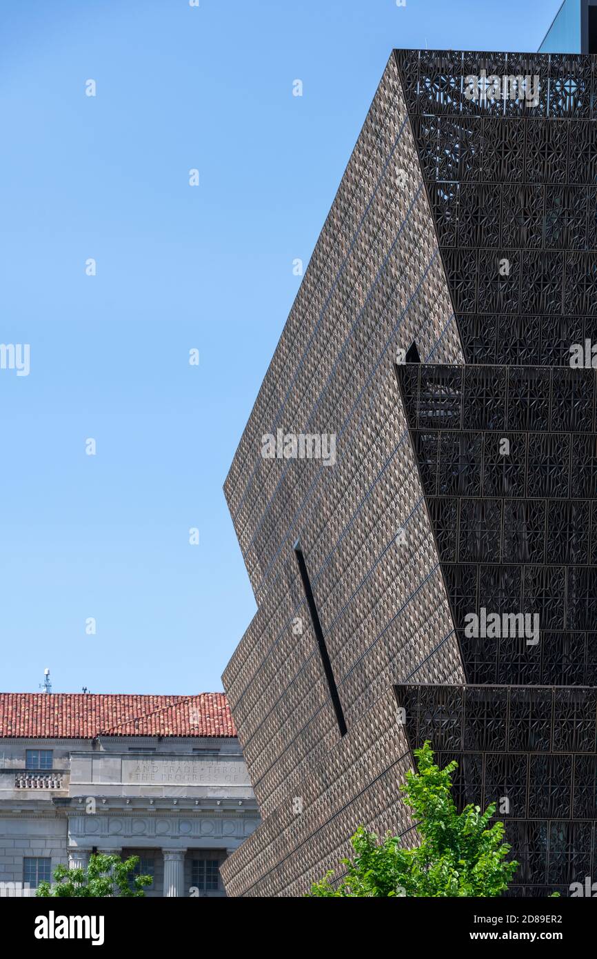 An intricate Metal lattice envelopes the Museum of African American History and Culture in Washington DC Stock Photo