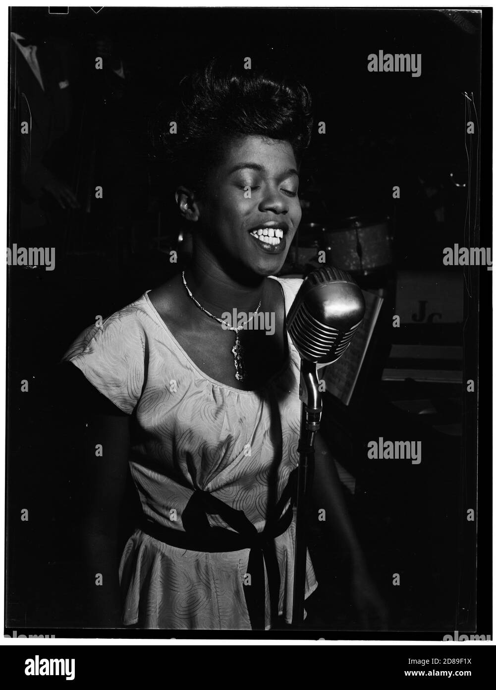 Portrait of Sarah Vaughan, Café Society (Downtown), New York, N.Y., ca. Aug. 1946 Stock Photo