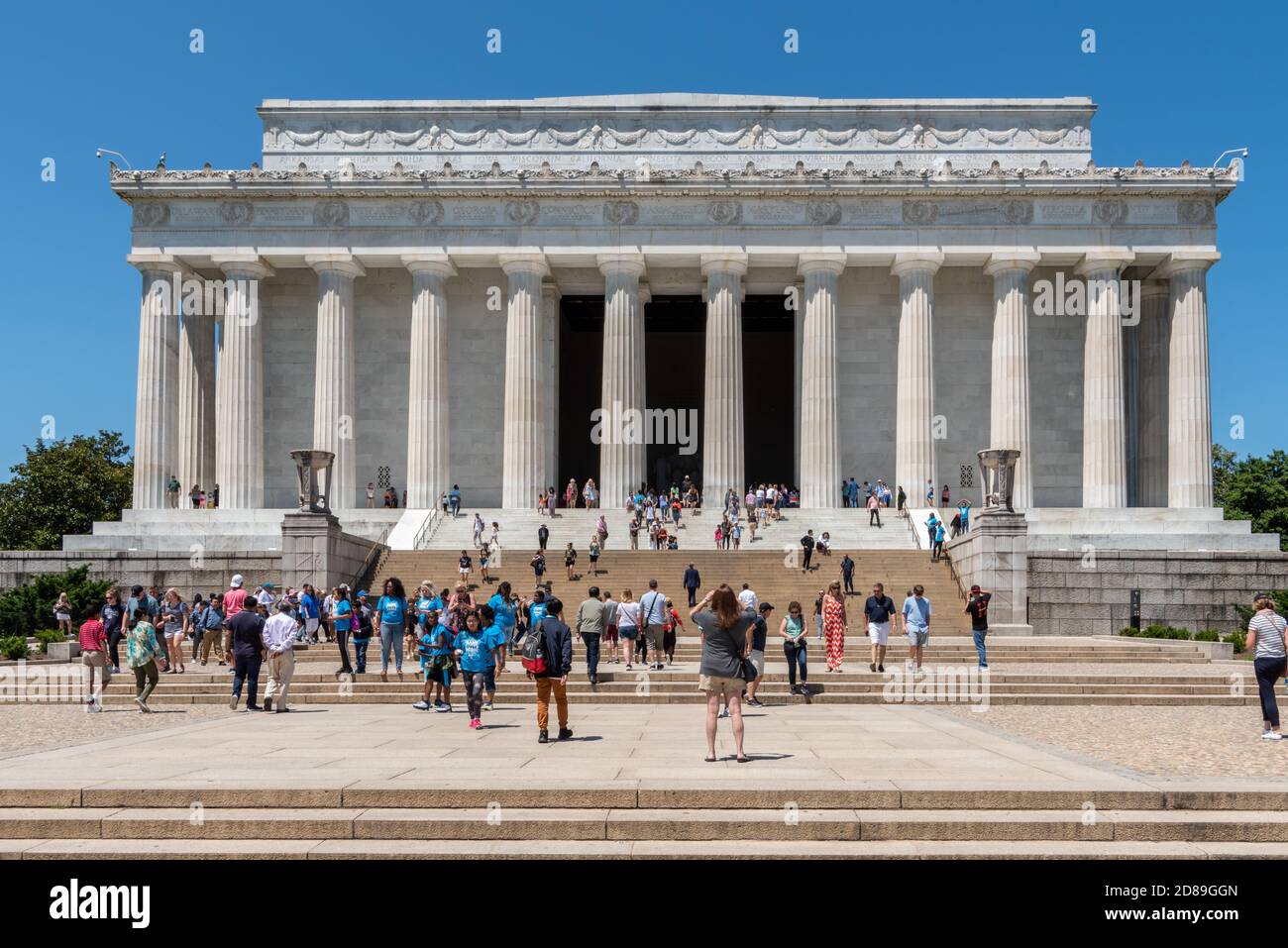 Henry Bacon's Greek temple of the Lincoln Memorial surrounded by a peristyle of 36 fluted Doric columns, one for each state at Lincoln's death. Stock Photo