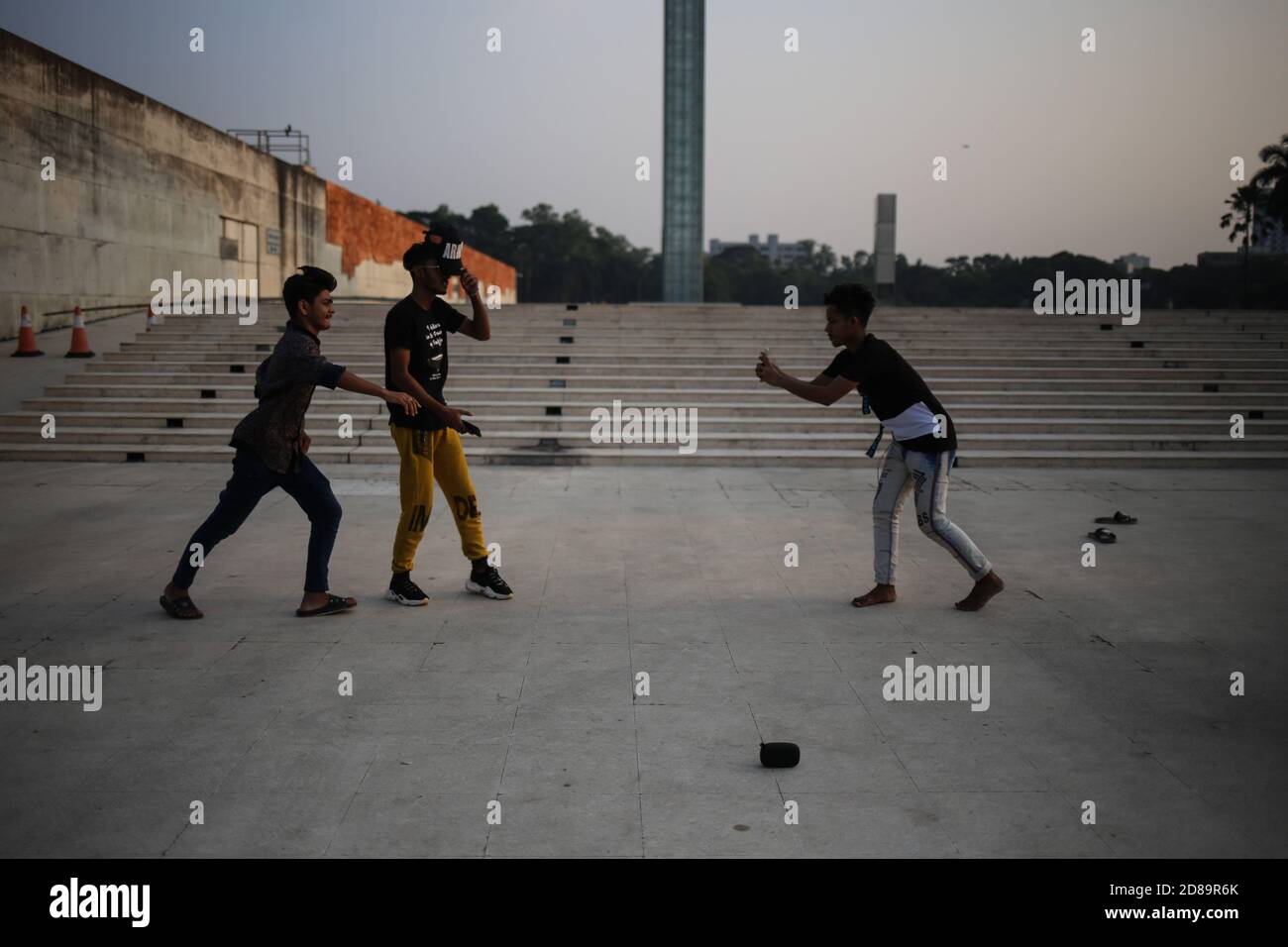 Tiktok Viral Bangladesh / Dhaka Dhaka Bangladesh 28th Oct 2020 Young Boys Are Performing Dance And Shooting Video Through Tiktok App Which Is A Viral Video Sharing Social Networking Service Tiktok Became The Most Downloaded App In - #botolviralbangladesh | 5.4k people have watched this.
