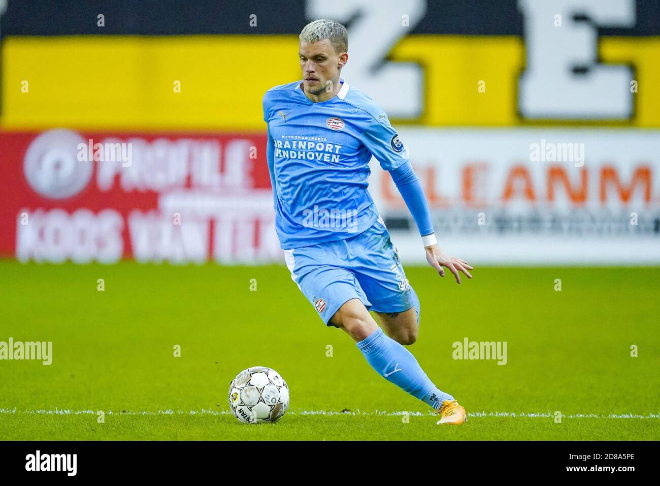 Philipp Max of PSV during the Netherlands championship Eredivisie football match between Vitesse and PSV on October 25, 2020 at Gelredome Stadium in C Stock Photo