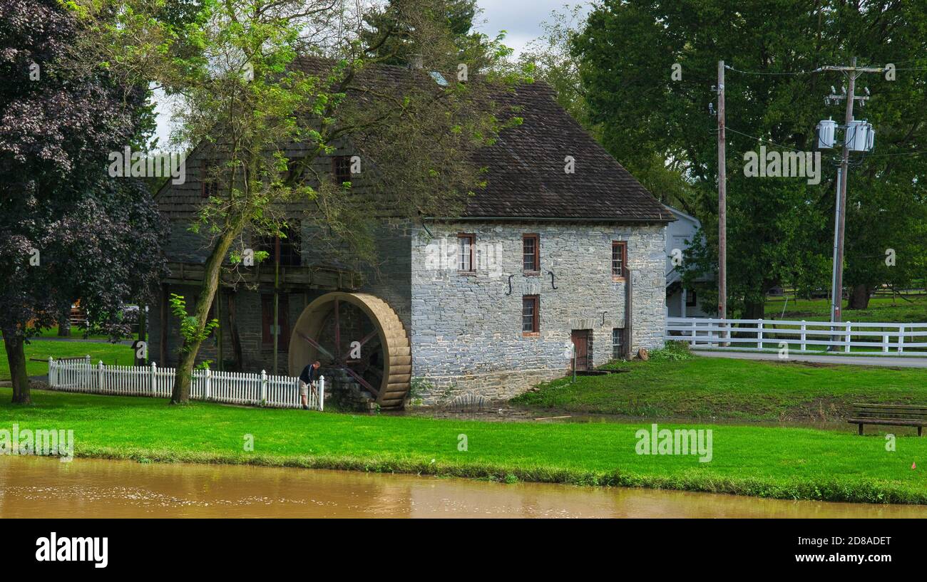 Old water wheel hi-res stock photography and images - Alamy