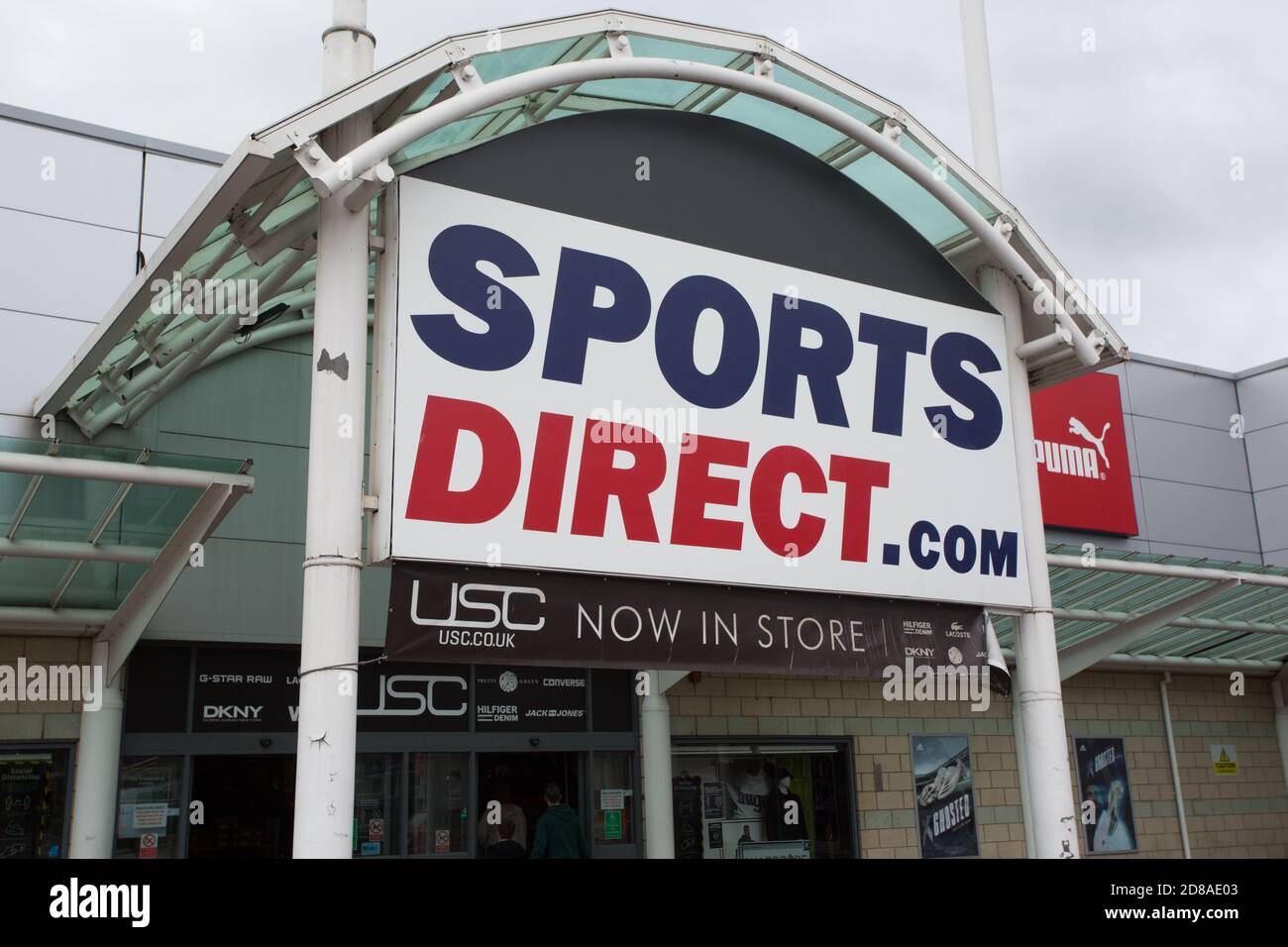 Sports direct storefront hi-res stock photography and images - Alamy