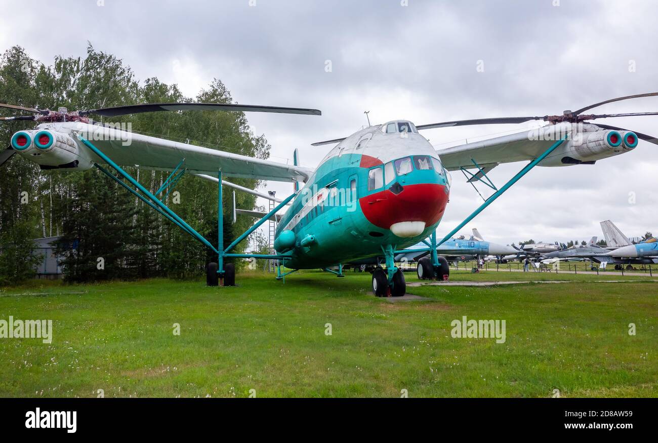 Mil v 12 helicopter hi-res stock photography and images - Alamy