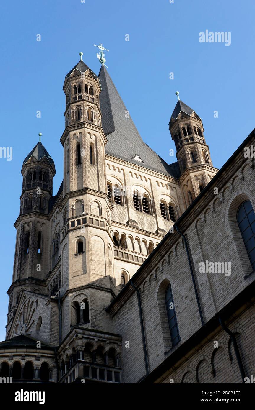 Romanische Kirche Groß Sankt Martin, Köln, Nordrhein-Westfalen, Deutschland Stock Photo