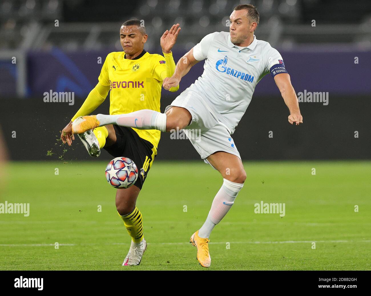 Soccer - UEFA Champions League - Play Offs - Second Leg - RSC Anderlecht v  Olympique Lyonnais - Constant Vanden Stock Stadium. Tom De Sutter, RSC  Anderlecht Stock Photo - Alamy