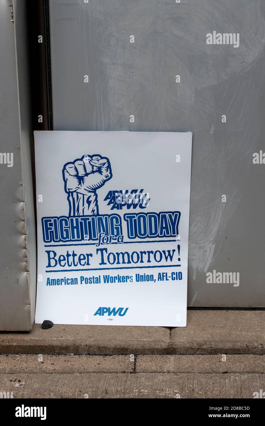 Minneapolis, Minnesota. Postal workers rally to demand that Congress act to save the Postal Service. Fighting today sign Stock Photo