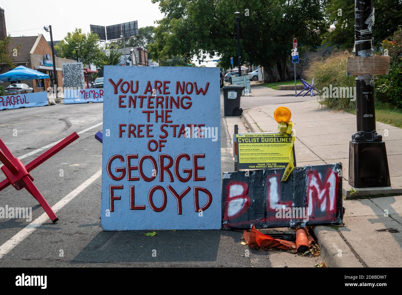 Minneapolis, Minnesota.    Entrance sign at the George Floyd memorial stating that you are entering a free state at 38th and Chicago streets. Stock Photo