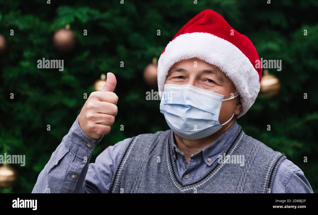 Thumbs up like senior hi-res stock photography and images - Alamy