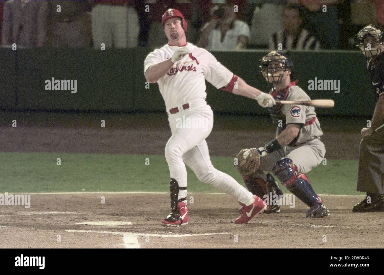 McGwire hits record-breaking 62nd home run 