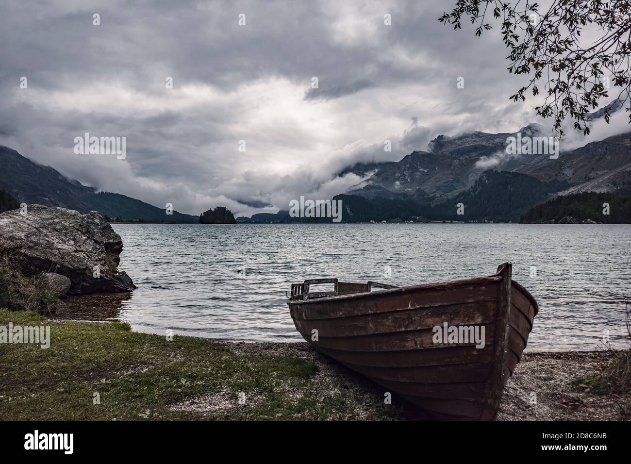 abandoned boat on the shore Stock Photo - Alamy