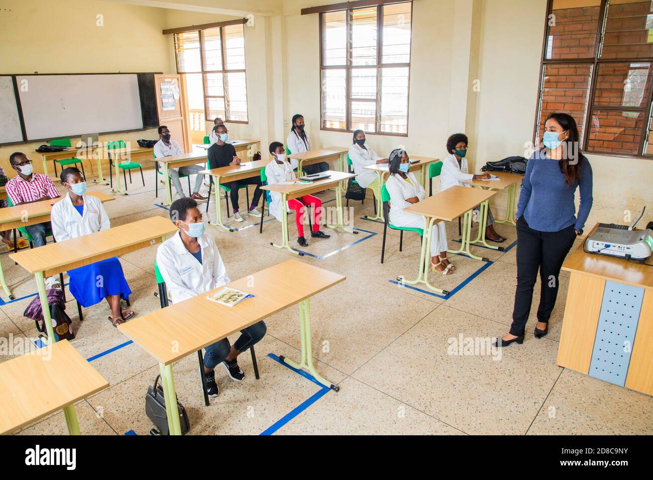 Learning from others hi-res stock photography and images - Alamy