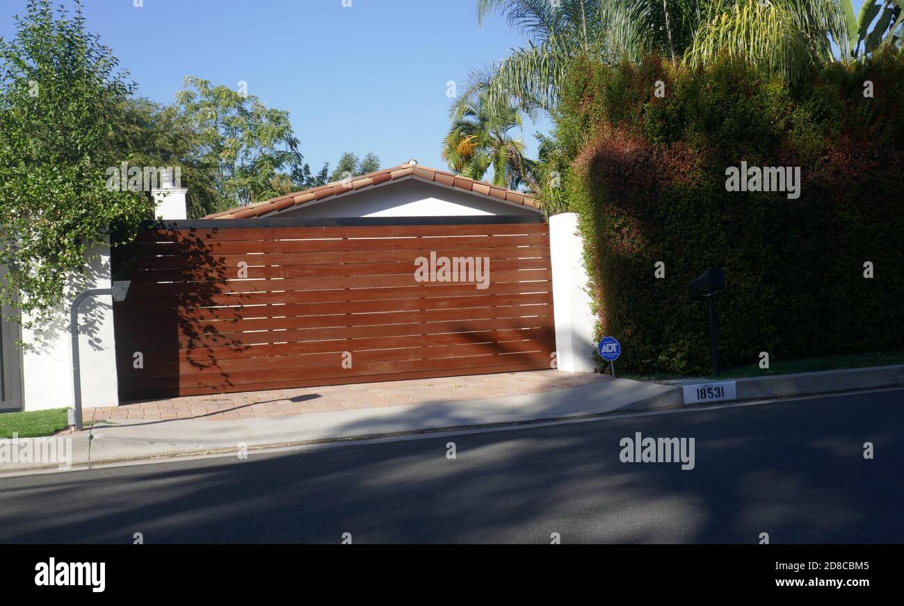 Tarzana, California, USA 28th October 2020 A general view of atmosphere of Lisa Marie Presley's former home at 18531 Wells Drive on October 28, 2020 in Tarzana, California, USA. Photo by Barry King/Alamy Stock Photo Stock Photo