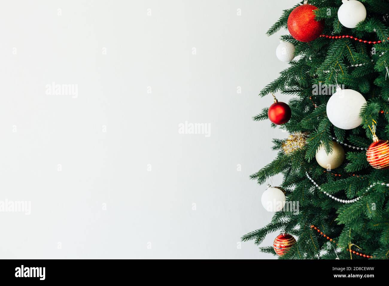 White House Christmas Portrait 2022 New Year's Home Christmas Tree With Gift Decor Holiday White Background  2021 2022 Stock Photo - Alamy