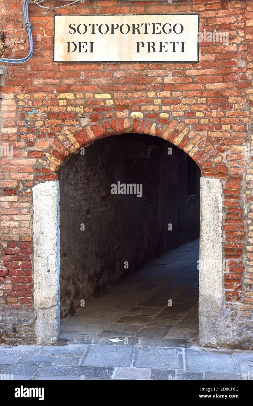 Sotoportego dei preti hi-res stock photography and images - Alamy