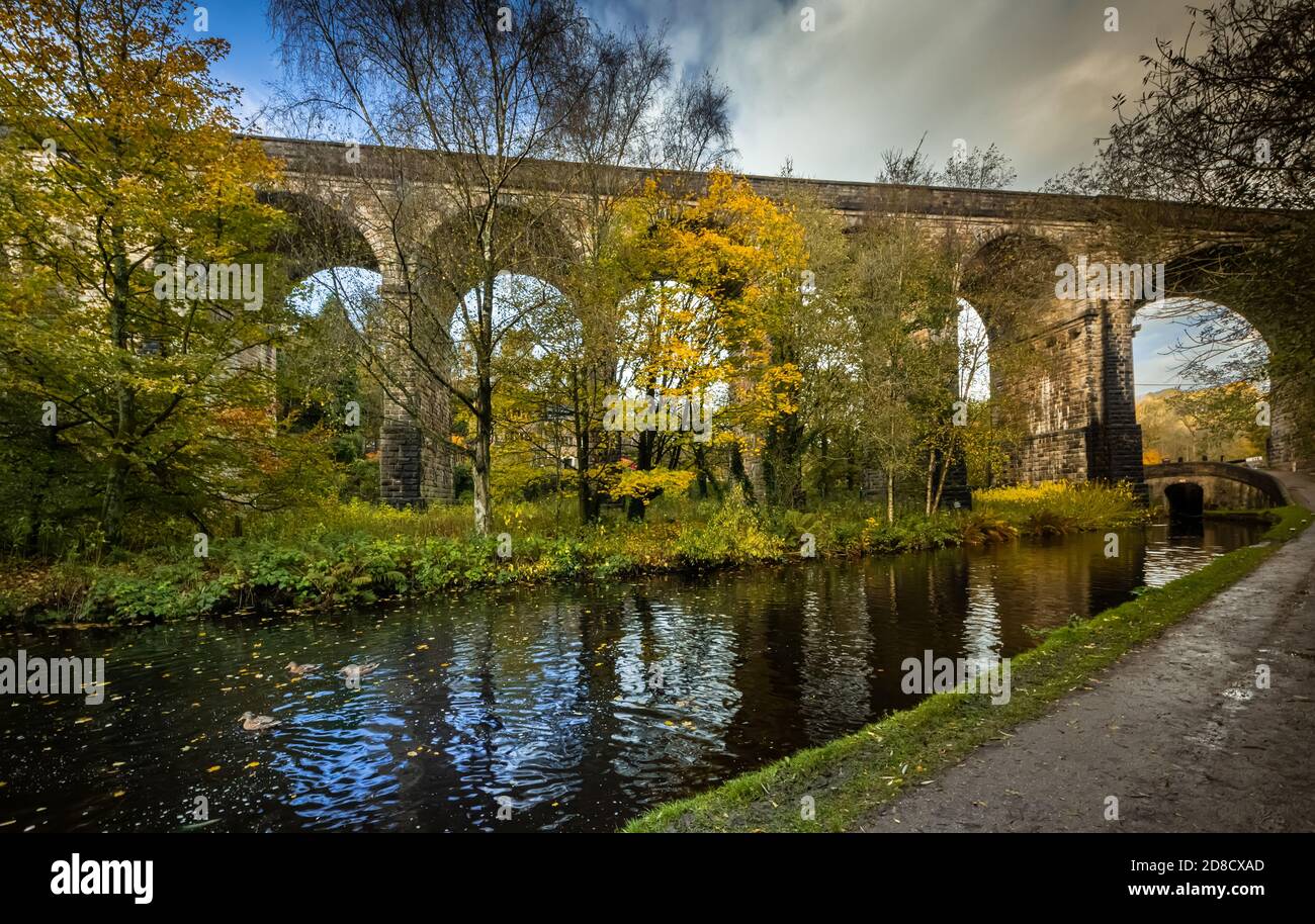 Uppermill Viaduct. Autumn colours Huddersfield Narrow Canal Uppermill to Dobcross section, Saddleworth, Oldham, England, UK Stock Photo