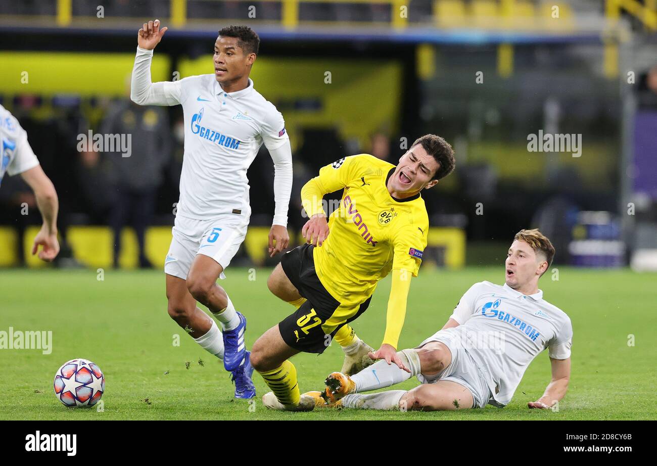 Giovanni Reyna of Borussia Dortmund and Wilmar Barrios, Daler Kuzyaev of Zenit during the UEFA Champions League, Group Stage, Group F football match C Stock Photo