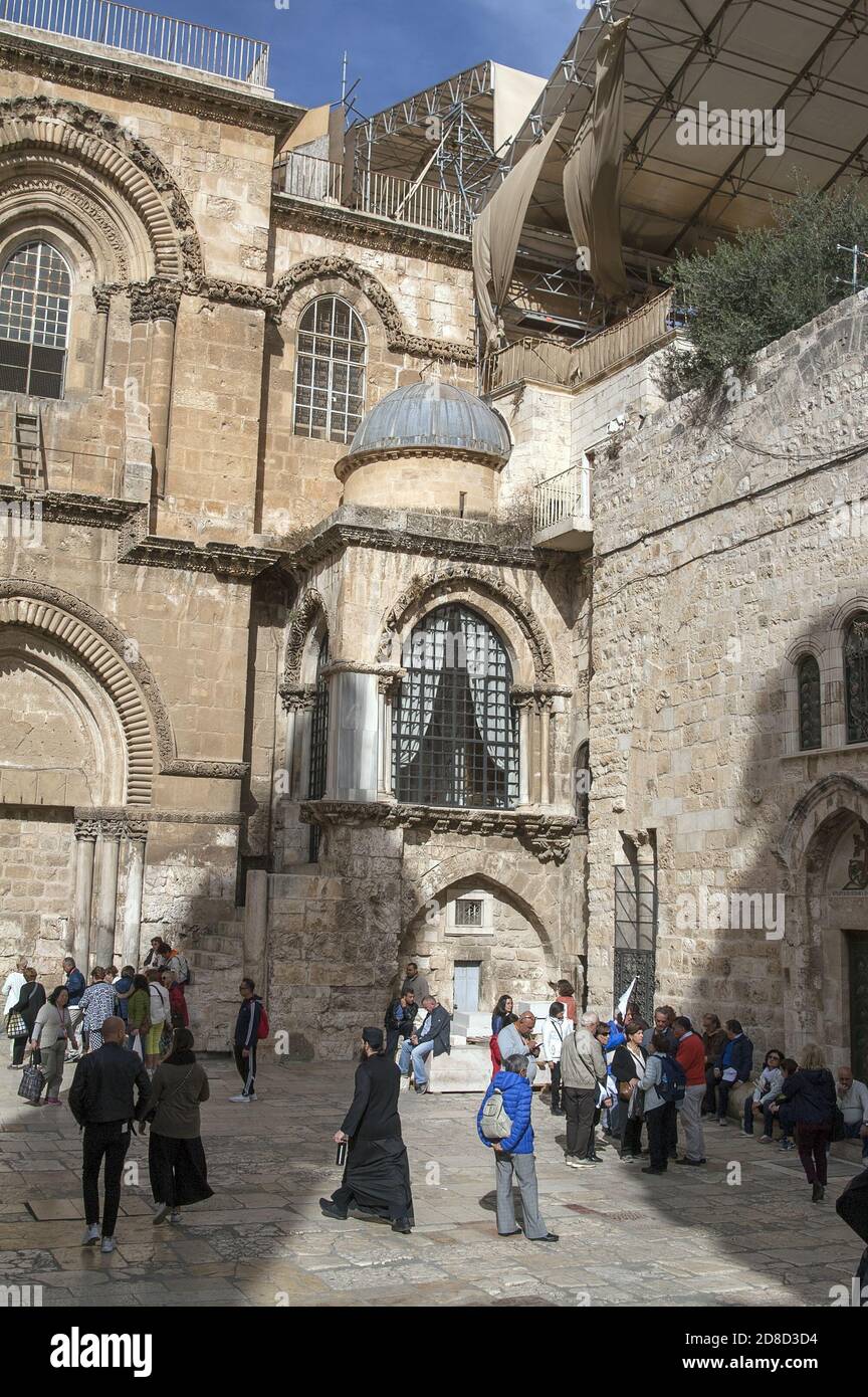ירושלים, Jerusalem, القدس, Jerozolima, Israel, Izrael, ישראל; Church of the Holy Sepulchre; Courtyard in front of the Church of the Holy Sepulcher Stock Photo