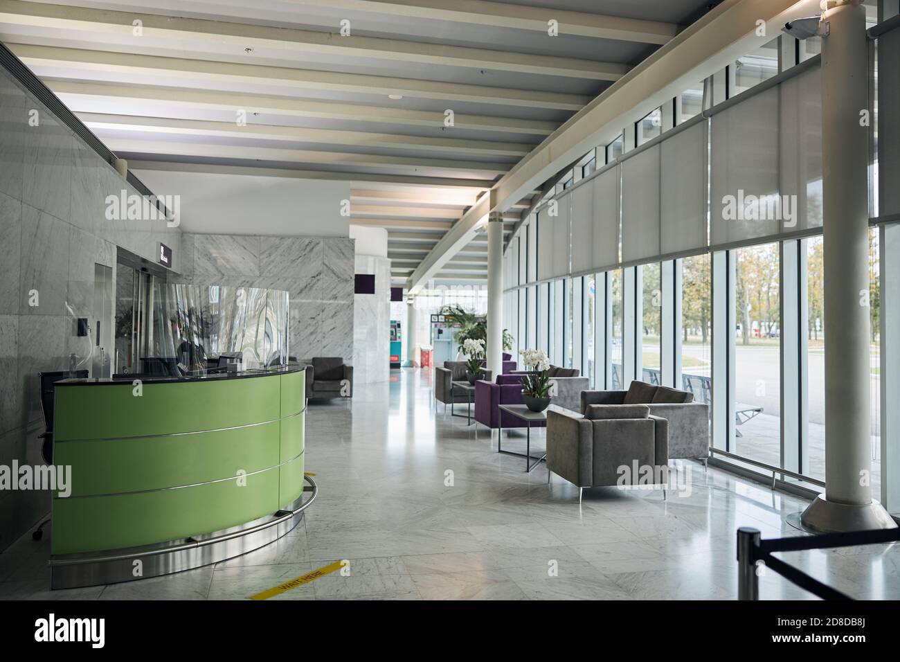 Floor to ceiling windows hi-res stock photography and images - Alamy