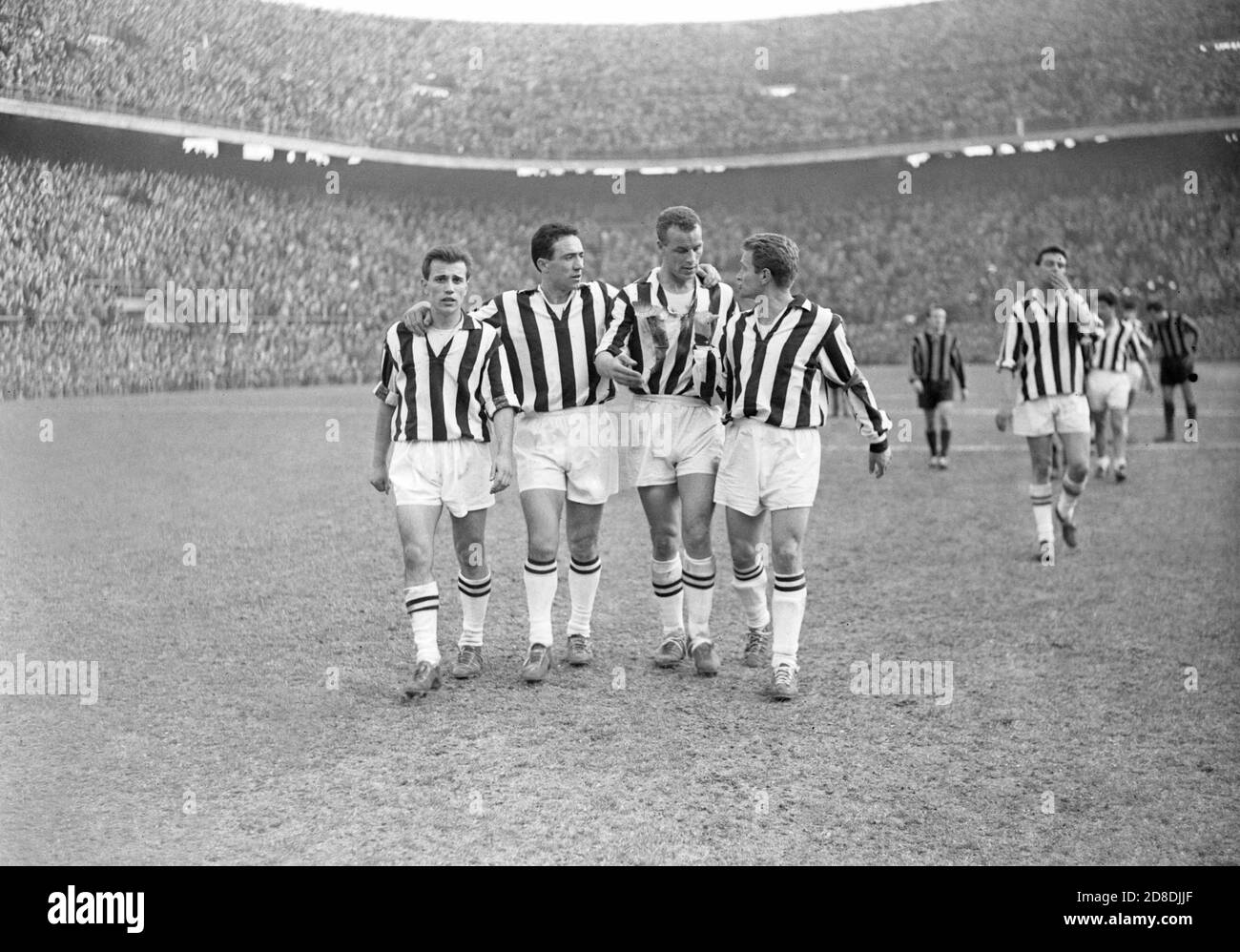 Gino Stacchini, Giuseppe Corradi, John Charles and Giampiero Boniperti  during the match F.C. Internazionale - Juventus F.C. (Milan, 1958) ---  Milano, 16/03/1958. Campionato di calcio Serie A 1957 / 1958. Partita Inter  -