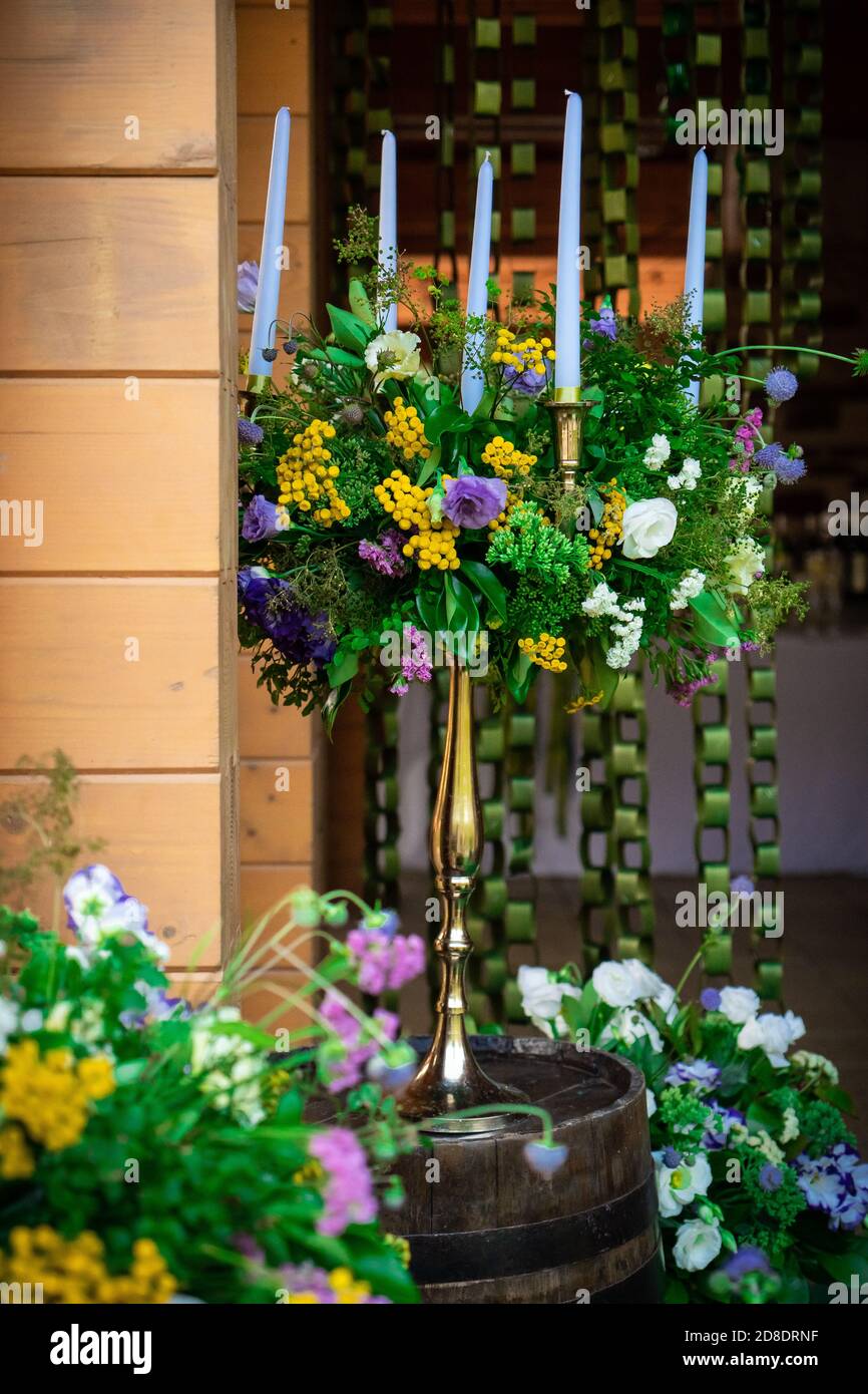 Immediate Decoration With Flowers Reference: Flowers Restaurant Decoration For Weddind Table Of Newlyweds