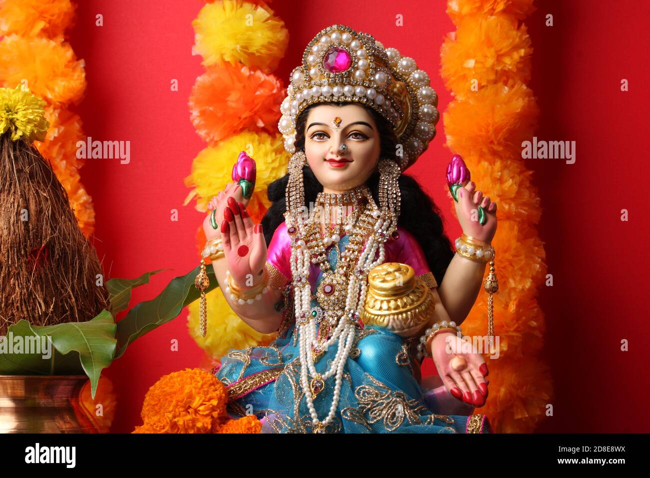 Idol worshipping of Hindu Goddess Lakshmi - Lakshmi Puja is a Hindu  religious festival that falls on Amavasya (new moon day) which is the third  day o Stock Photo - Alamy, image size:1300x956