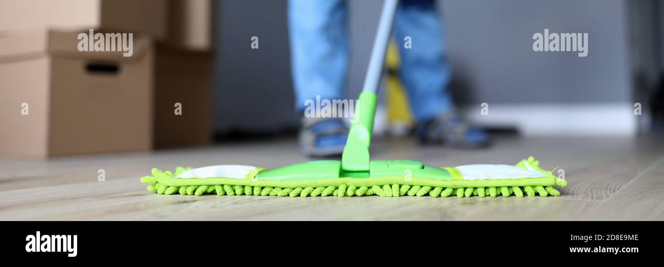 Man washing laminate Stock Photo Alamy