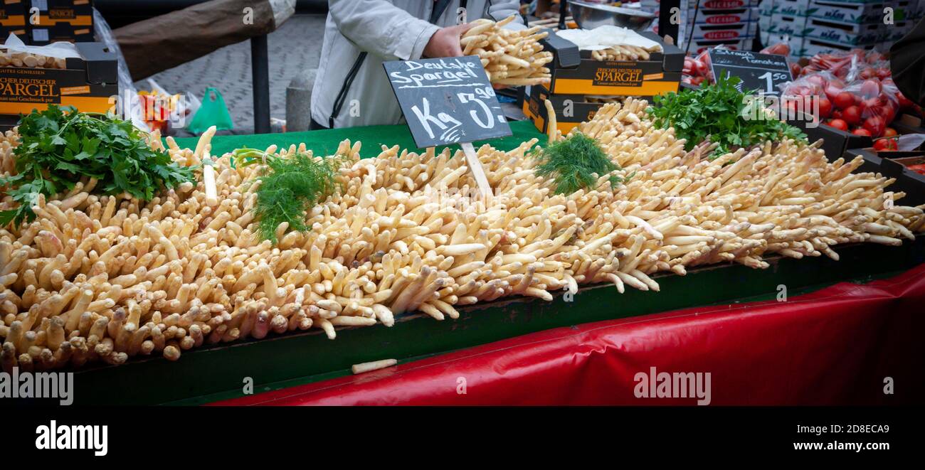 TallantImages Veggies Spargel Fish Market Stock Photo