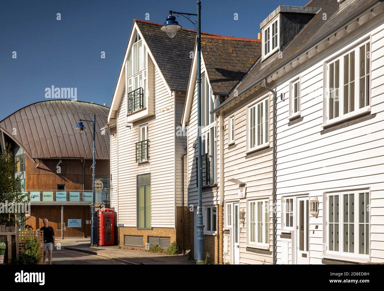 UK, Kent, Whitstable, Sea Street, newly constructed building with traditional weatherboarding at The Horsebridge Stock Photo