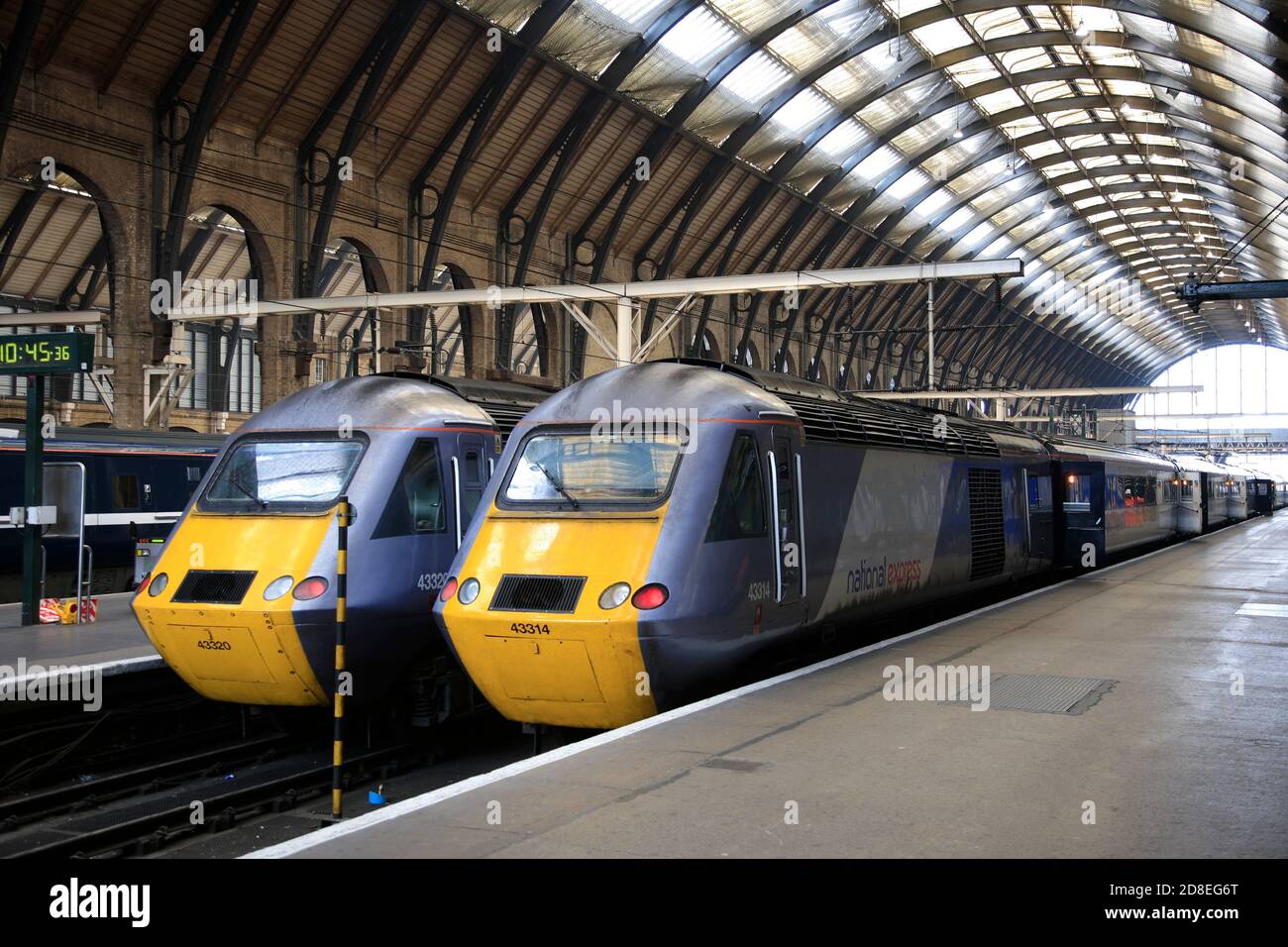 National express train hi-res stock photography and images - Alamy