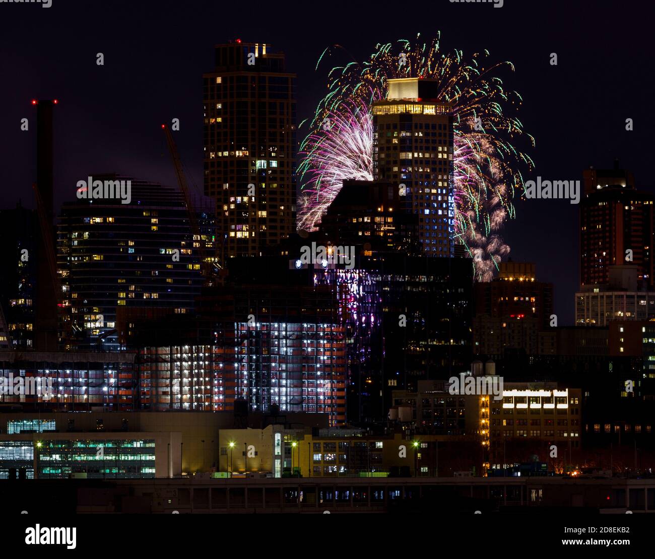 New york fireworks panorama hi-res stock photography and images - Alamy