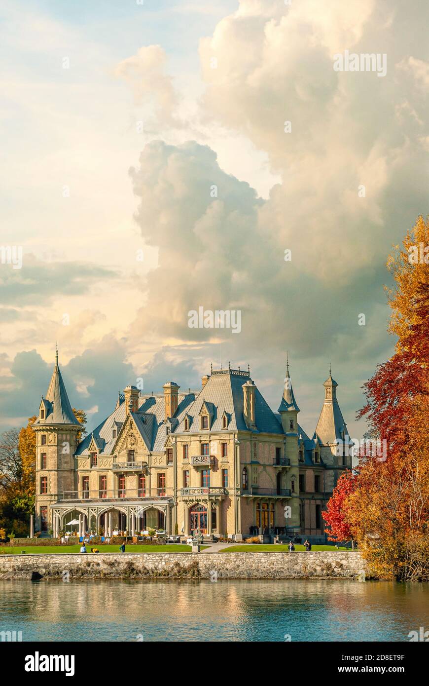 Schadau Castle at Lake Thun, Switzerland, Schweiz | Schloss Schadau am Thunersee, Kanton Wallis, Schweiz Stock Photo