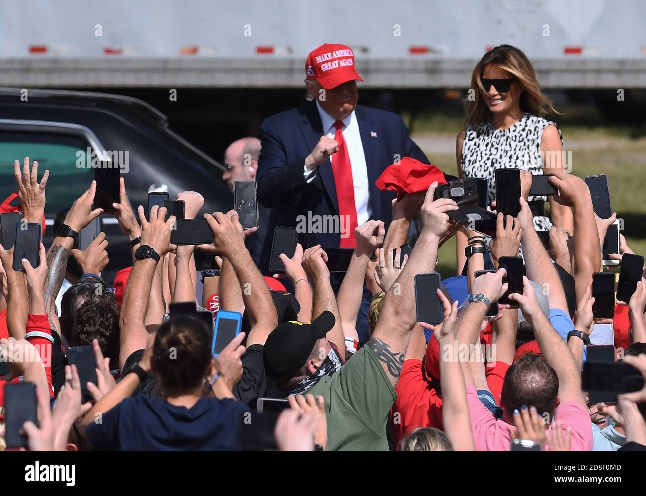October 29, 2020 - Tampa, Florida, United States - U.S. President Donald Trump and First Lady Melania arrive for a campaign rally outside Raymond James Stadium on October 29, 2020 in Tampa, Florida. With 5 days until the November 3 election, Trump continues to campaign in swing states against Democratic presidential nominee Joe Biden. (Paul Hennessy/Alamy) Credit: Paul Hennessy/Alamy Live News Stock Photo