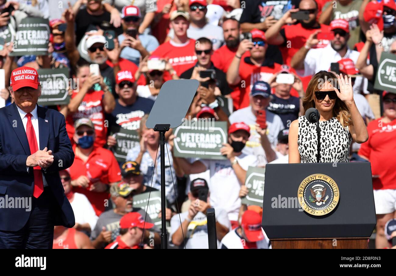 Melania trump looks on hi-res stock photography and images - Alamy
