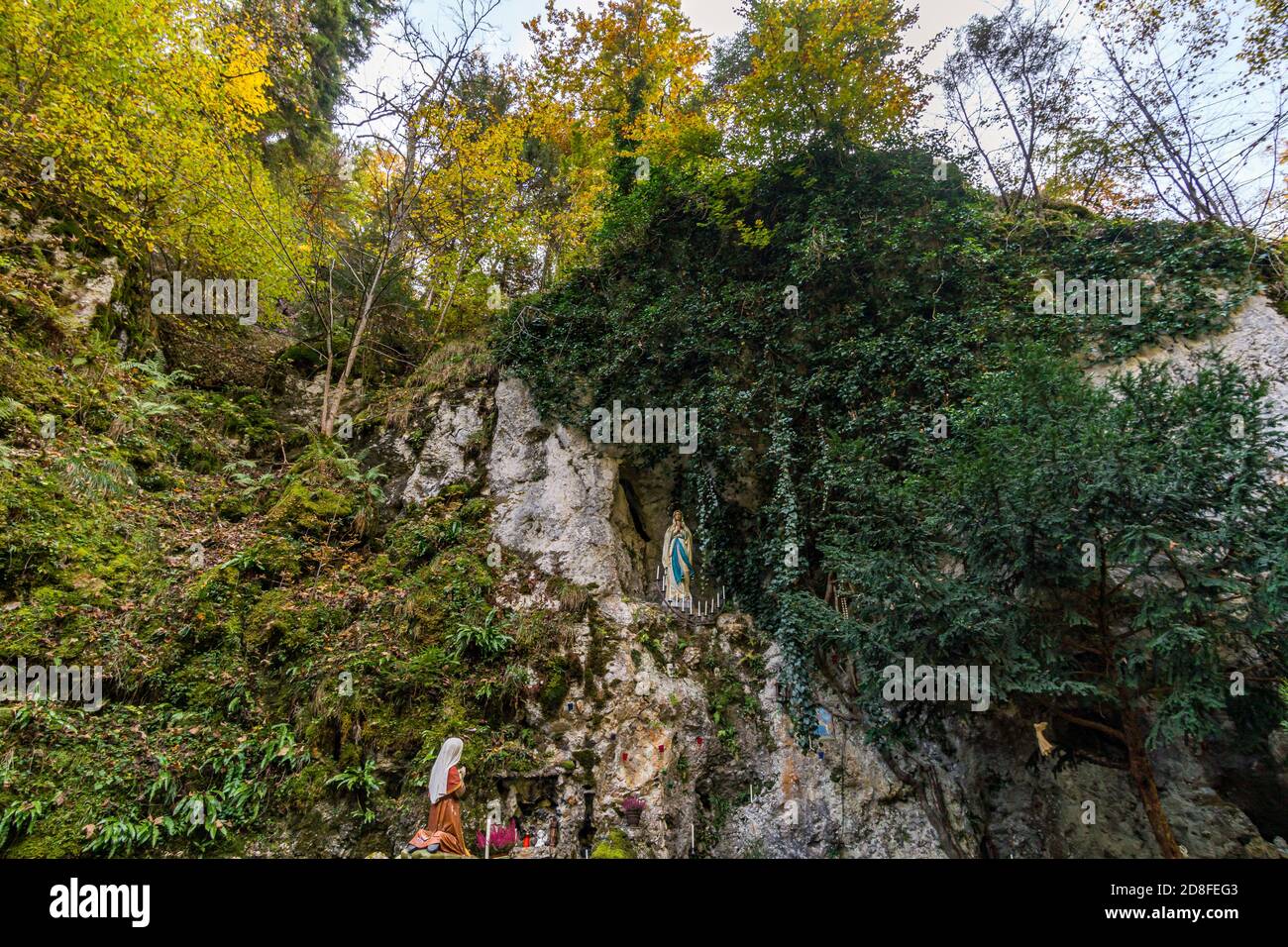Holy Way of the Cross to the Lourdes Grotto, a pilgrimage site to the Chapel of the Mariengrotte in the Liebfrauental in the Danube Valley near Beuron Stock Photo