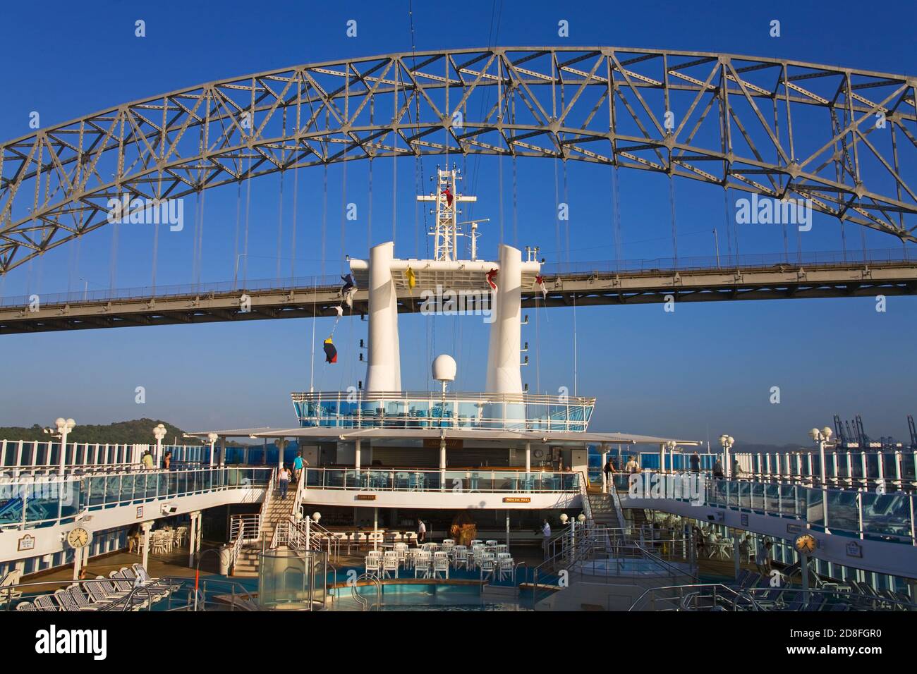 Cruise Ship Under Bridge High Resolution Stock Photography And Images Alamy