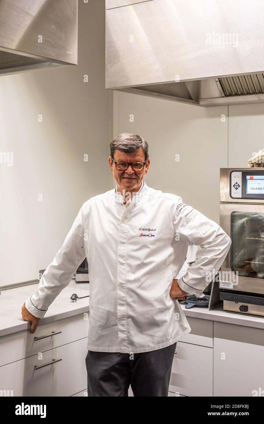 Achern, Germany. 12th Oct, 2020. Star chef Harald Wohlfahrt is in the development kitchen of the Scheck-In Manufaktur. Star chef Wohlfahrt has designed and built a manufactory for the supermarket entrepreneur A. Scheck for the production of ready-made meals at a high level. Wohlfahrt will be 65 years old on 7.11.2020 Credit: Philipp von Ditfurth/dpa/Alamy Live News Stock Photo