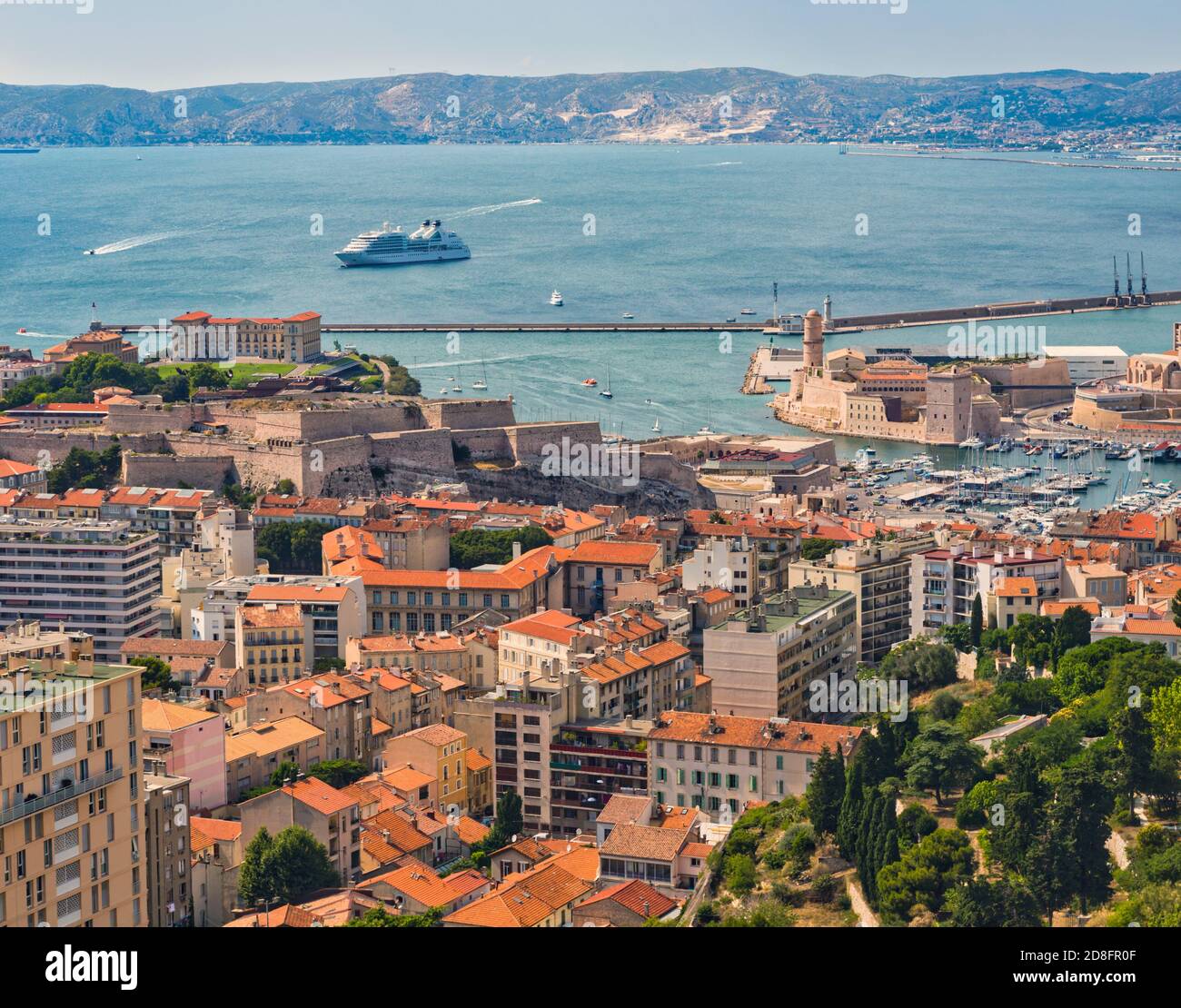 Marseille old port entrance hi res stock photography and images Alamy