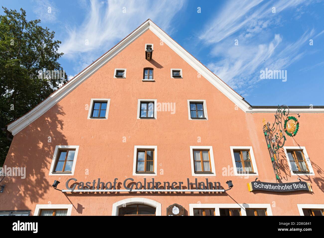 Beilngries, Hauptstrasse, Gasthof Goldener Hahn, Zunftschild Stock Photo