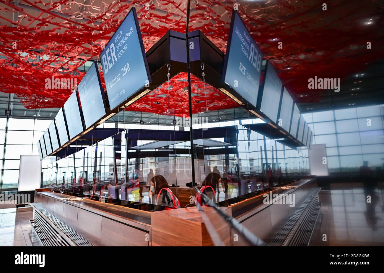 30 October 2020, Brandenburg, Schönefeld: Counters can be seen in Terminal 1 of the Capital Airport Berlin Brandenburg 'Willy Brandt' (BER). The opening of the Capital Airport BER is planned for 31.10.2020. Photo: Patrick Pleul/dpa-Zentralbild/dpa Stock Photo