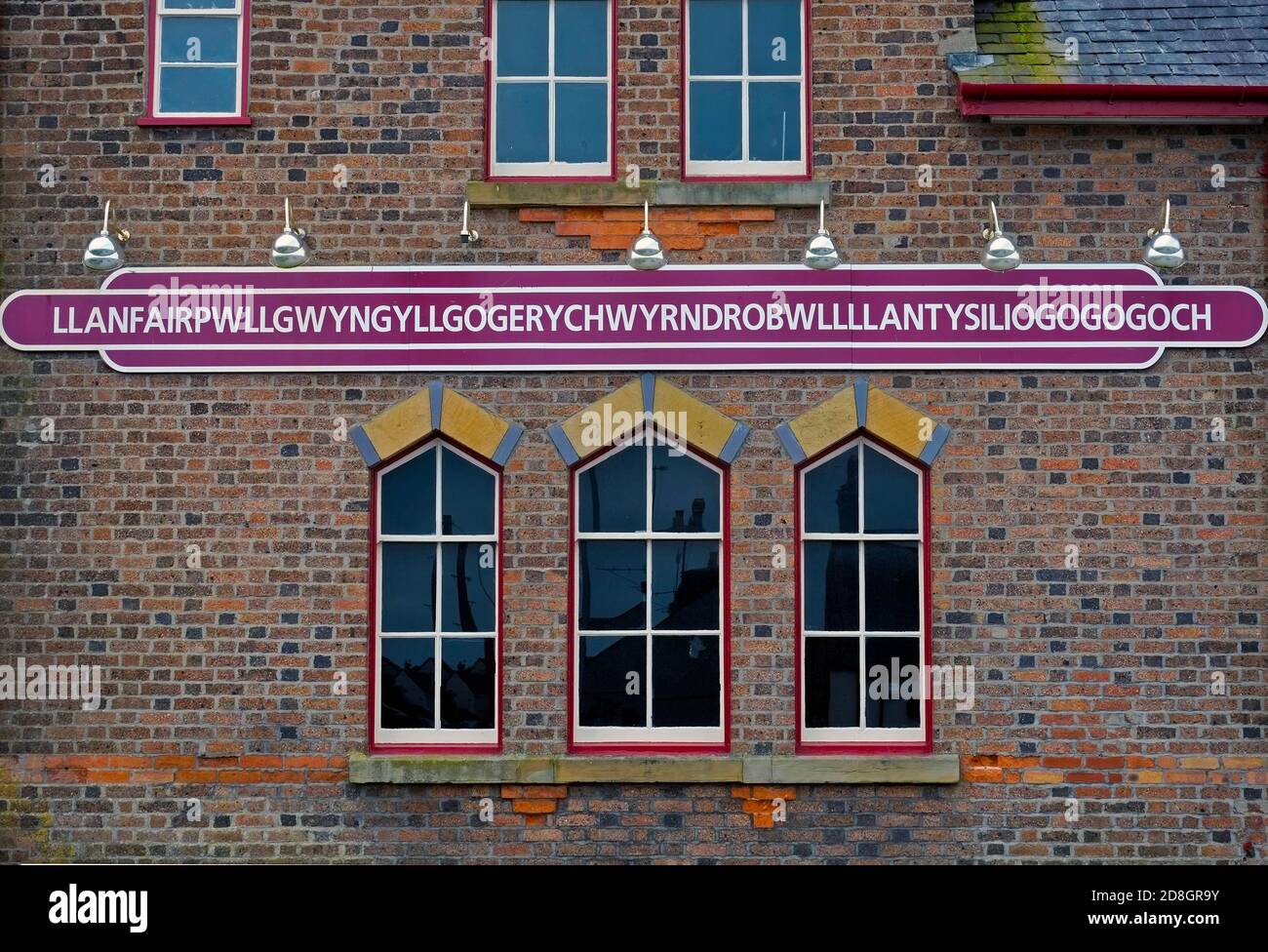 llanfairpwllgwyngyllgogerychwyrndrobwllllantysiliogogogoch, Llanfar PG,Welsh Place Name, Anglesey, Wales Stock Photo