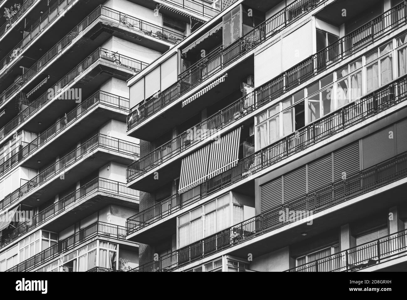 Facades facades diagonal Black and White Stock Photos & Images - Alamy