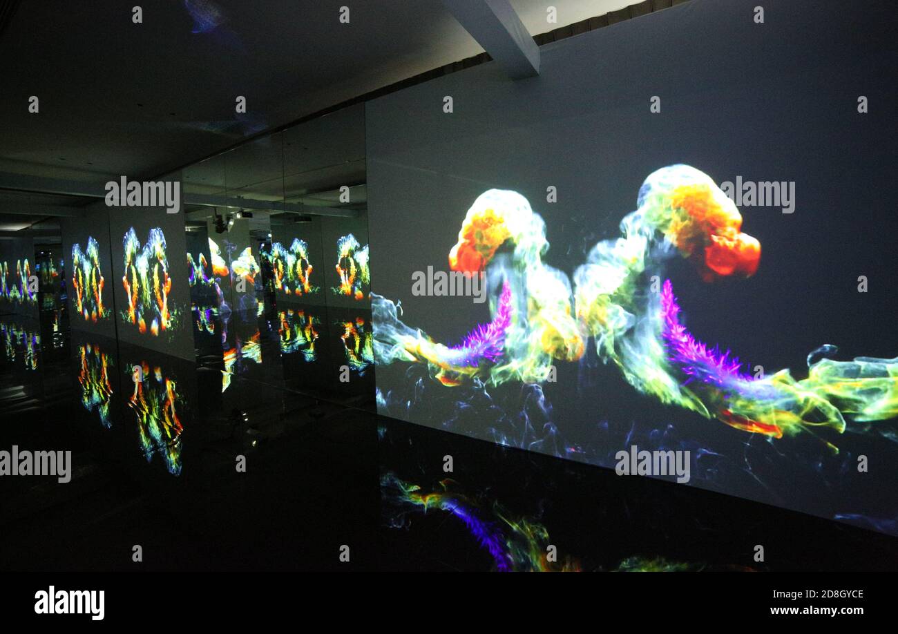 Holographic projection hi-res stock photography and images - Alamy