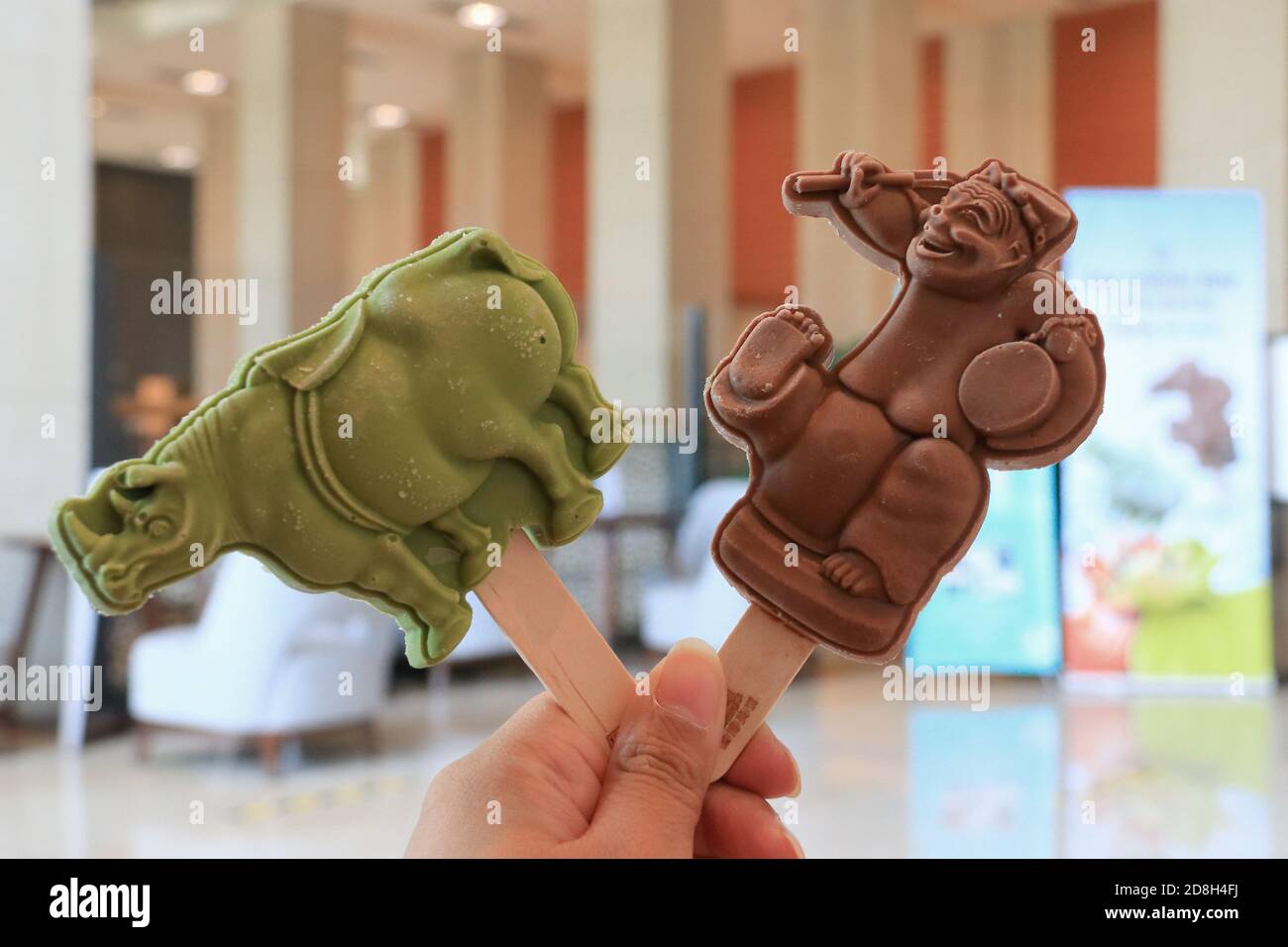 Two new types of ice cream launched by National Museum of China