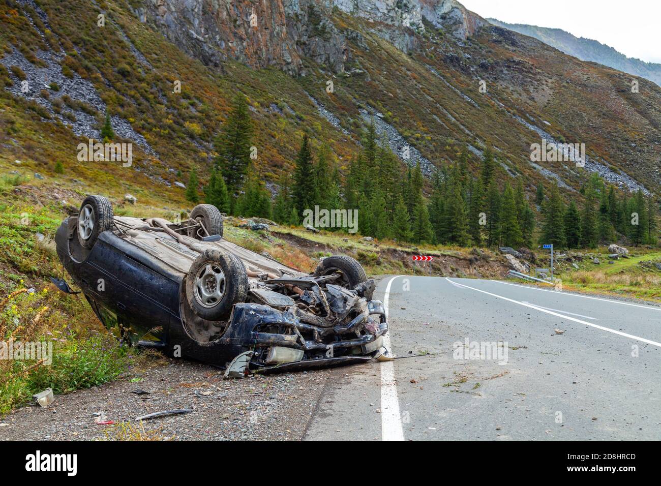 Accident mountain road hi-res stock photography and images - Alamy