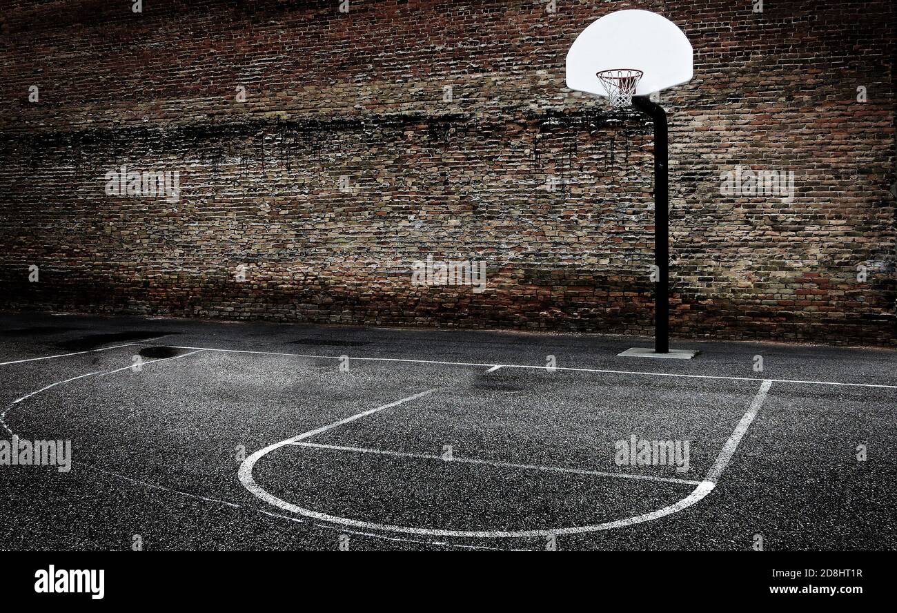 Basketball hoop in urban setting downtown city hood Stock Photo - Alamy