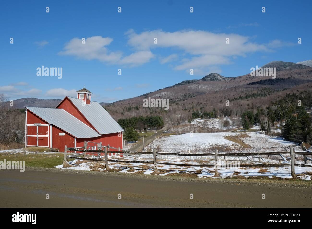 red barn, Stowe Hollow, stowe, Vermont, USA Stock Photo Alamy