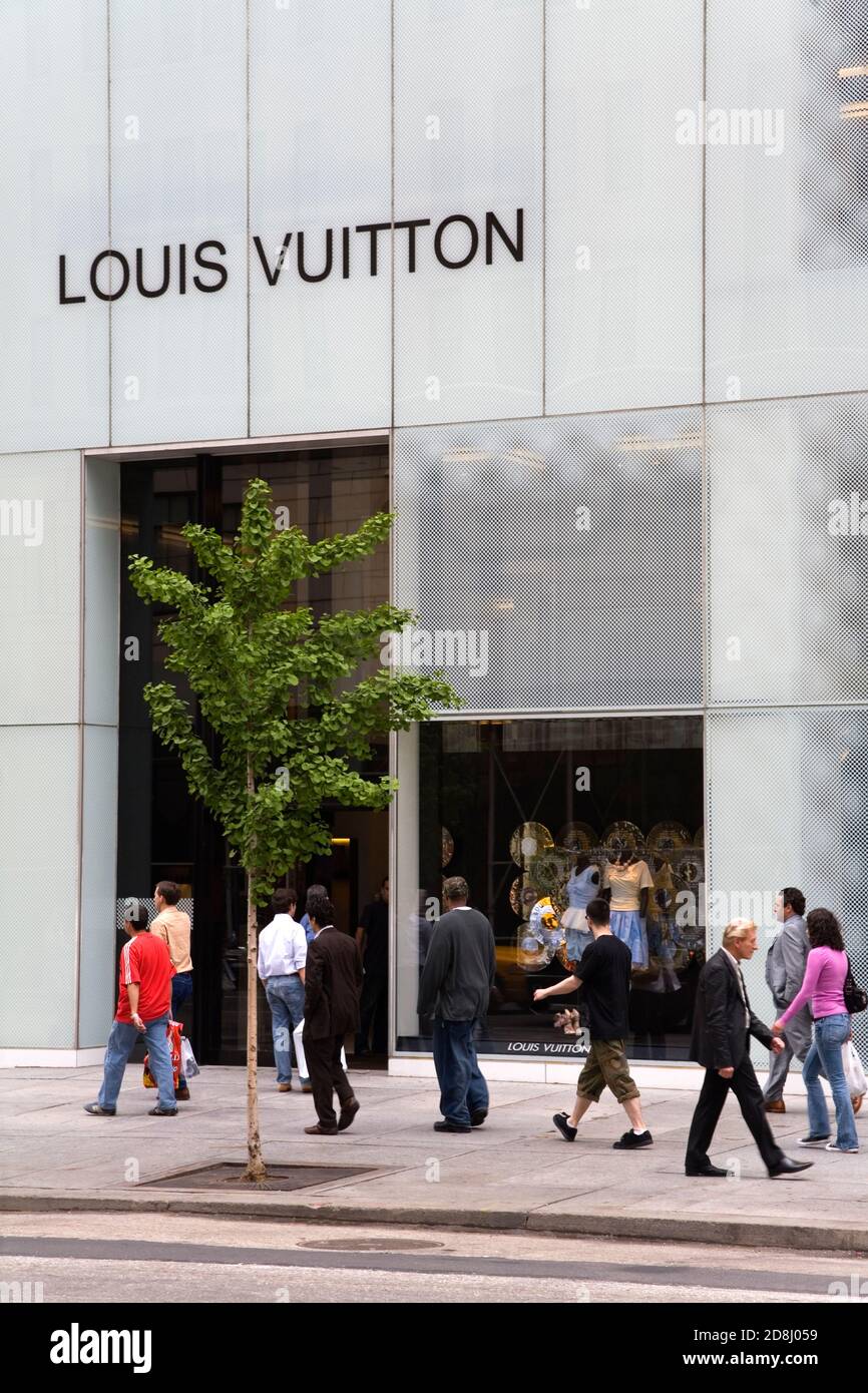 Louis Vuitton Store In New York City Usa Stock Photo - Download