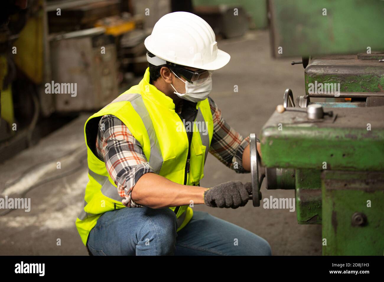 Turbine manufacture engineers machine hi-res stock photography and ...
